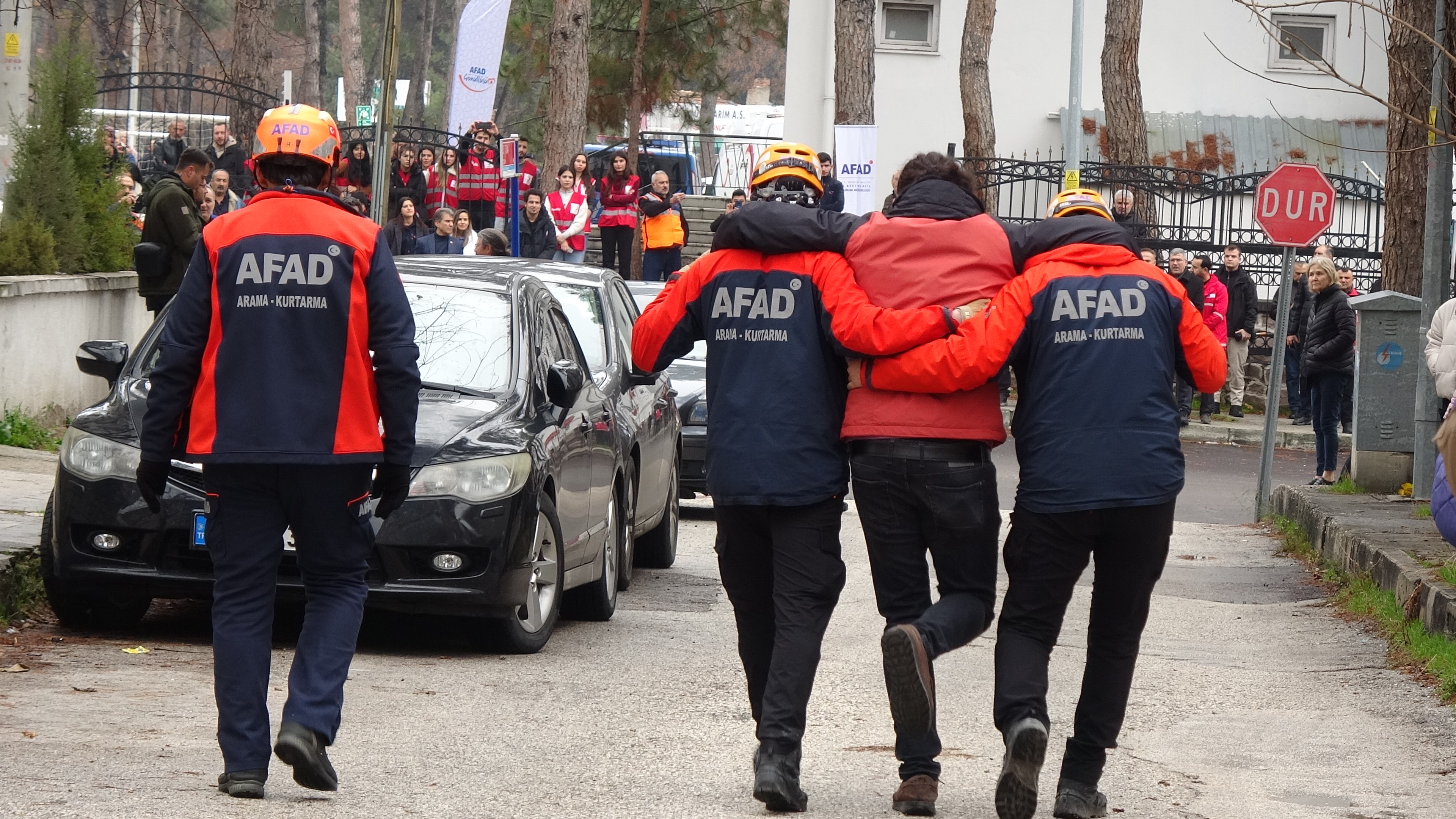 Gerçeği Aratmayan Deprem Tatbikatı (3)