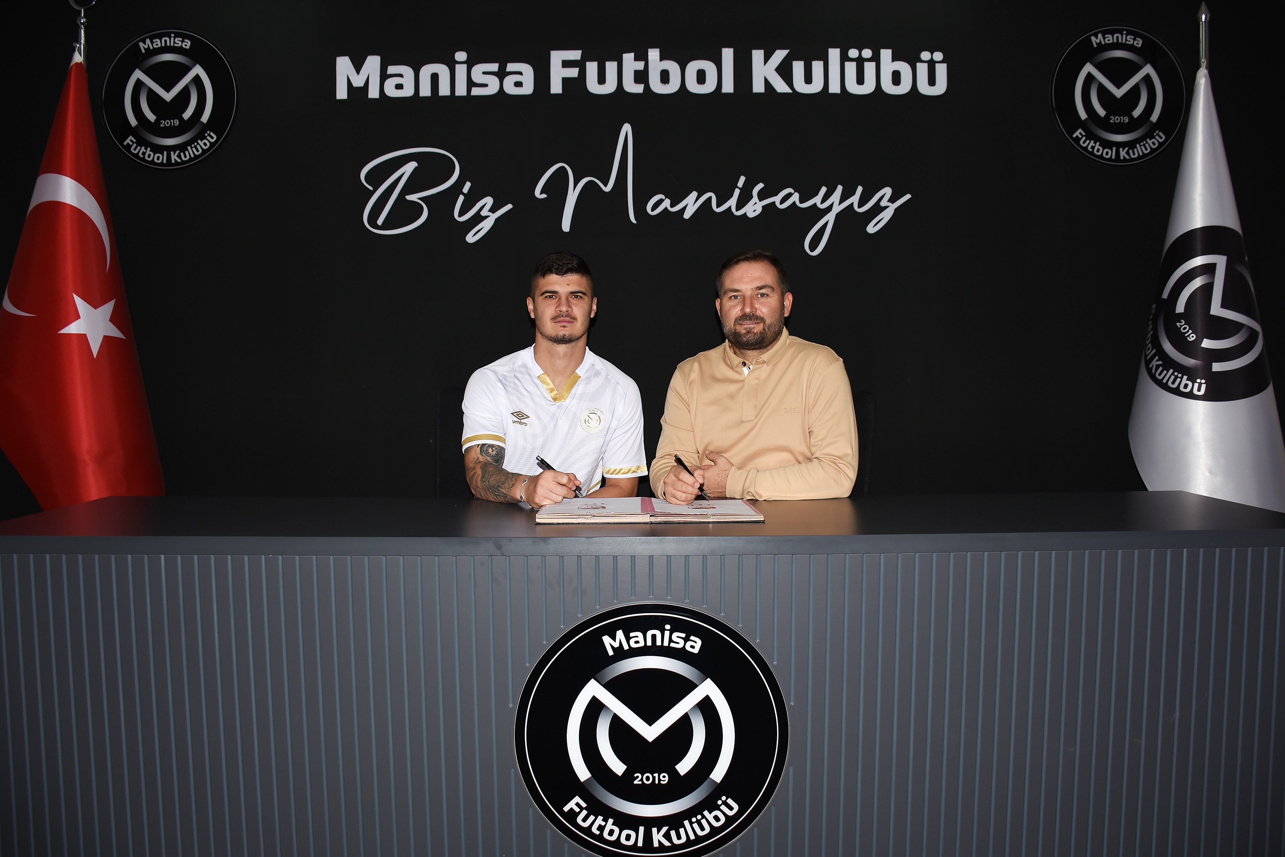 Manisa Fk Minchev’i Renklerine Bağladı (1)