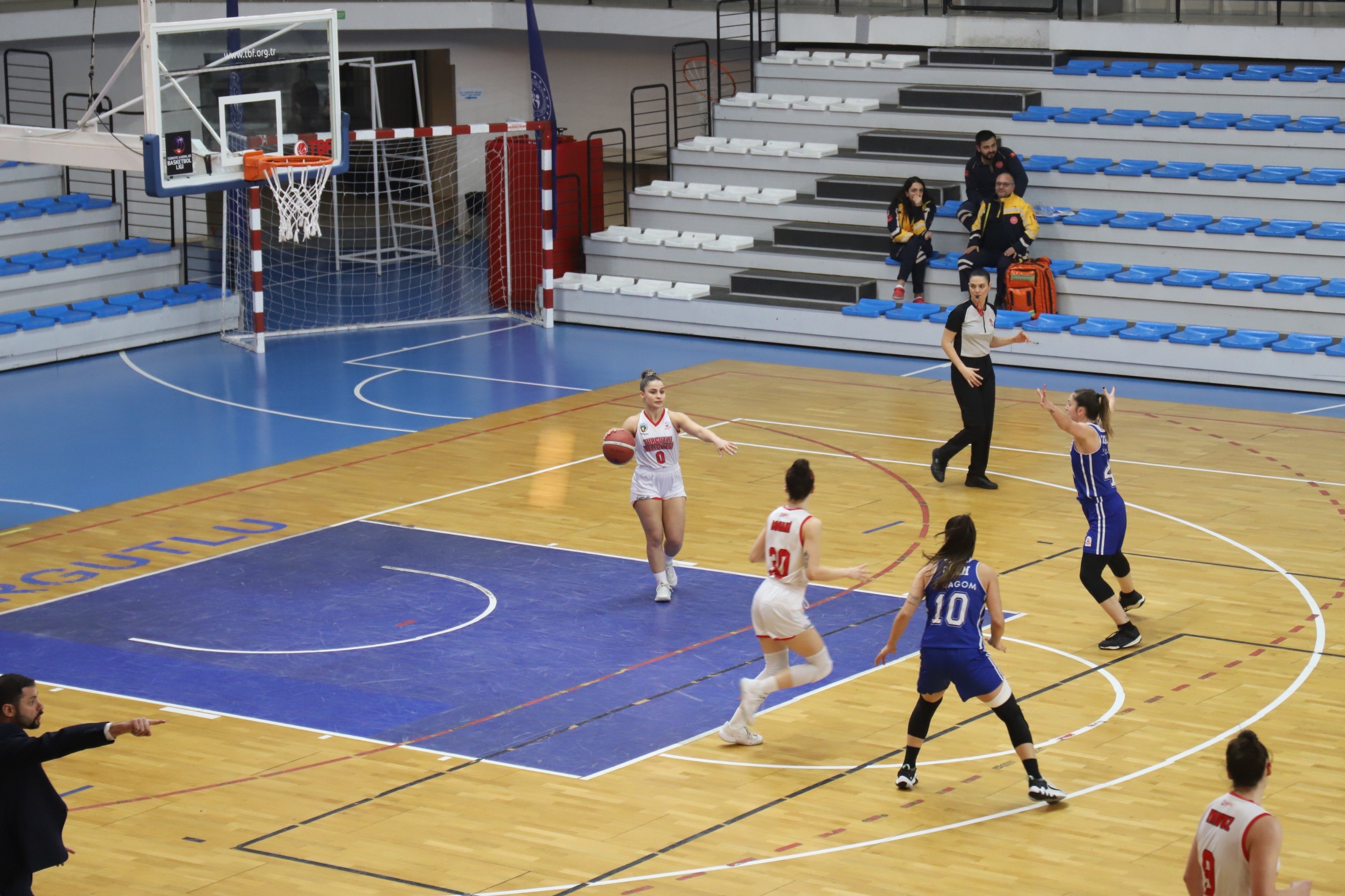 Turgutlu Belediyesi Kadın Basketbol Evindeki Yenilmezlik Serisi Sürüyor (2)