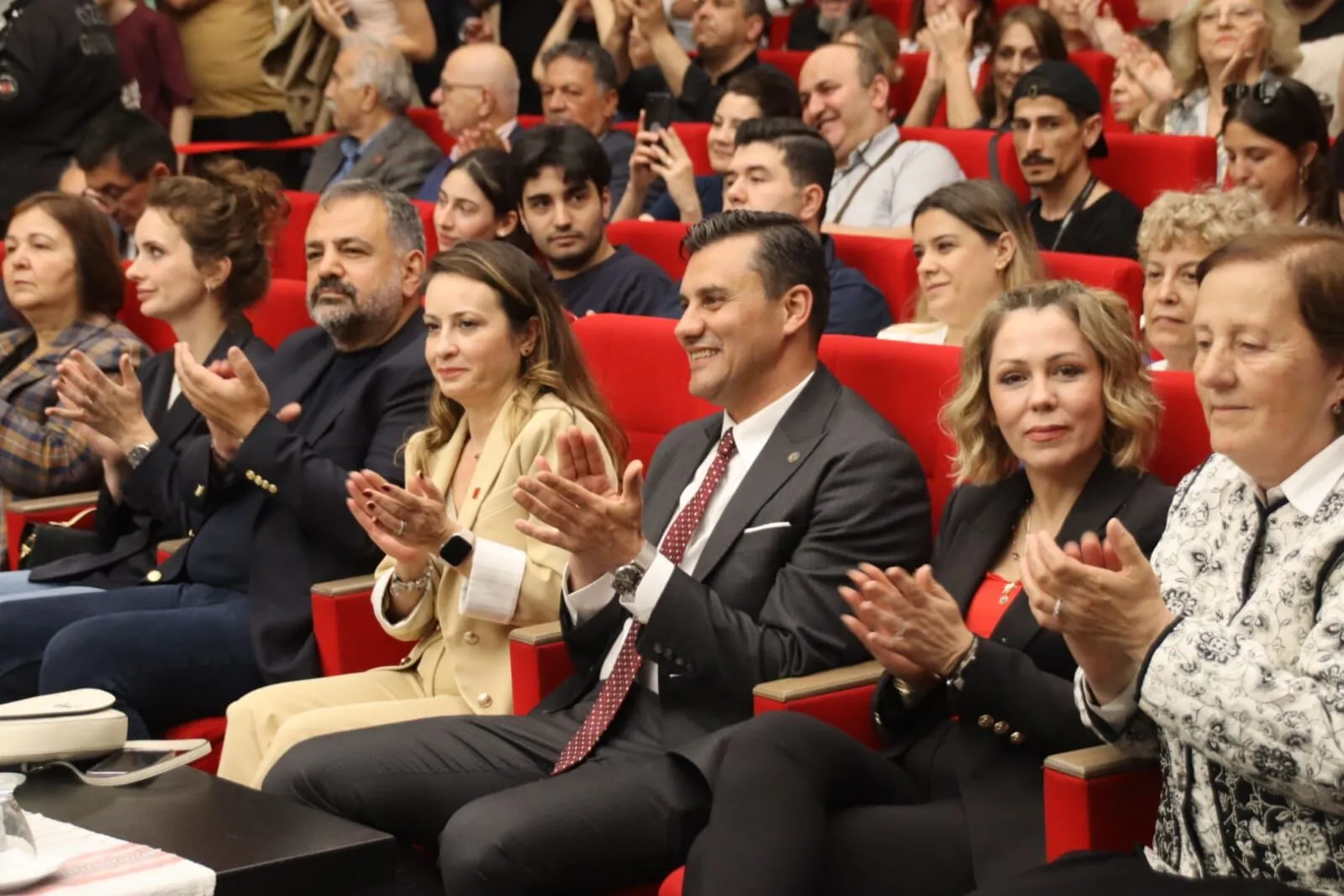 Ilber Ortayli Manisada Salon Doldu Tasti 4