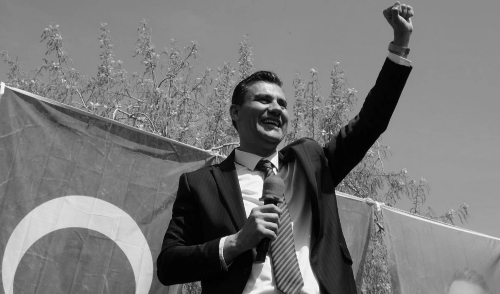 Kapak Izmirde Yeni Parka Ferdi Zeyrekin Adi Verildi 731483