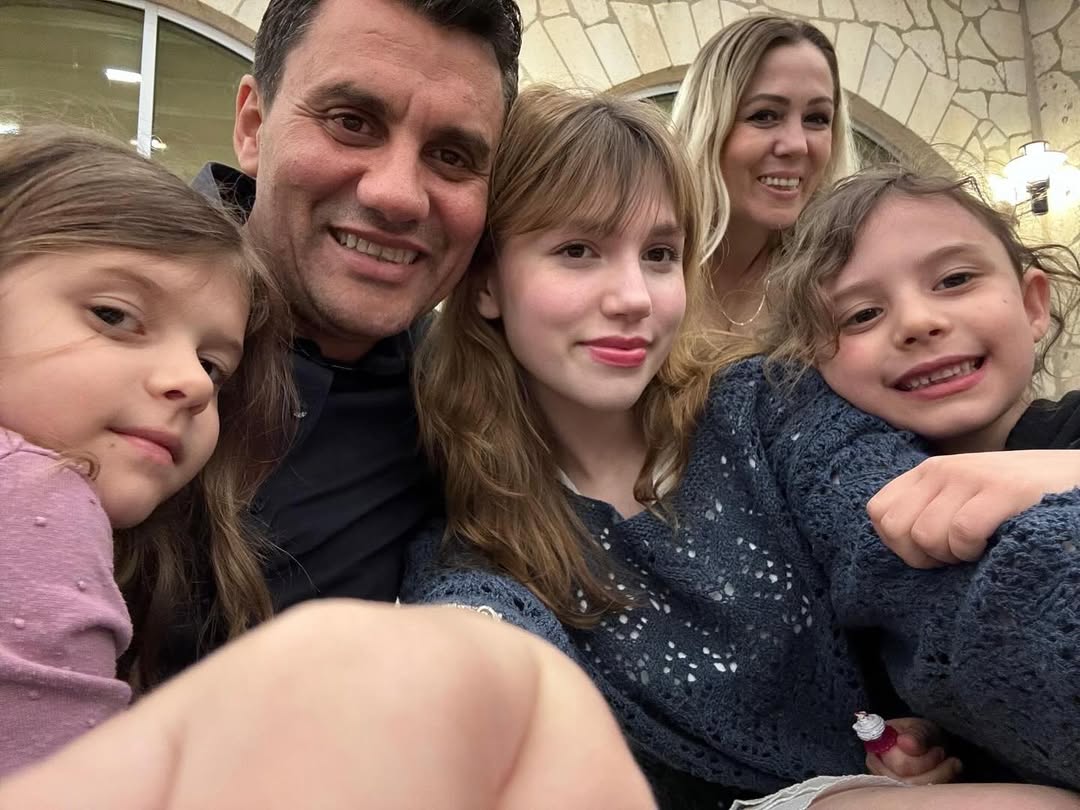 Yanımızda Olamadığın Ilk Babalar Günü…Bir Bilsen Ne Hatıralar Geçiyor Aklımdan Ah Neler Neler..seni Yanımızdan Ayıran, Beni Hem Anne Hem Baba Olmaya Mecbur Bırakan Kader,Zamanın Ve Mekanın Çook Ötesinde Çünkü Seni