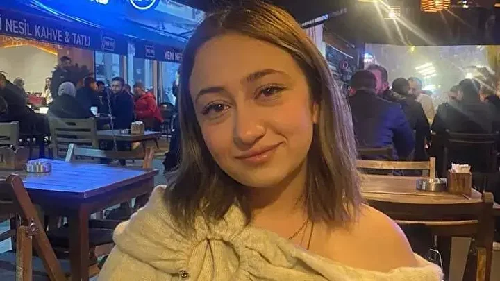 Ef074B0B Gullunun Kizi Cezaevinden Seslendi Ilk Kez Konustu O Ismi Isaret Etti 1766390831 8383 W750 H422