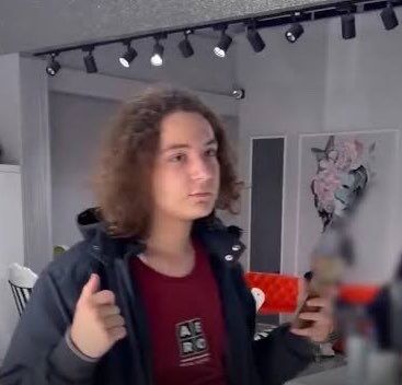 H Grq7 Fz W0 A A E P7T