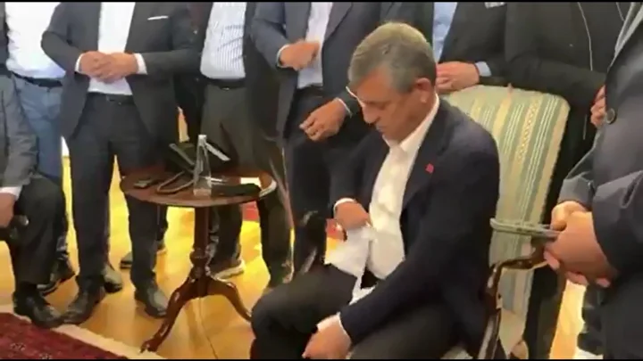 7D54Cbd1 Chp Genel Merkezinde Tahliye Gerginligi 11