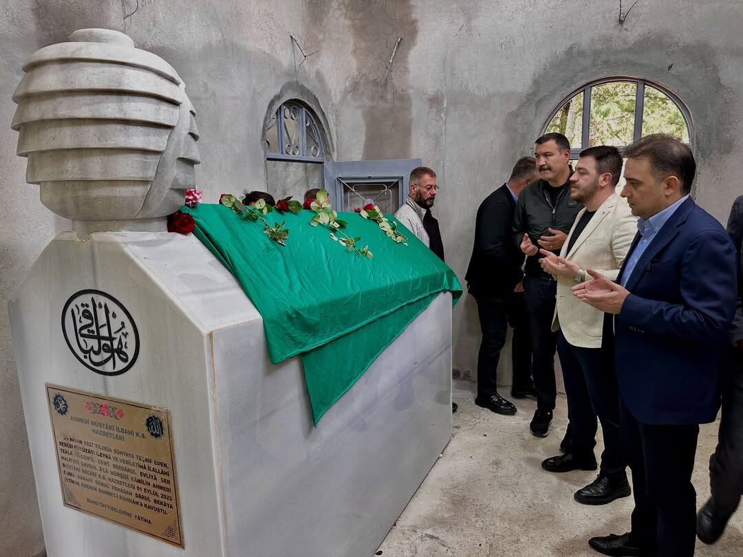 Ak Parti Yunusemre İlçe Başkanımız İlkcan Durmaz, İlçe Kadın Kolları Başkanımız Büşra Temel, Il (1)