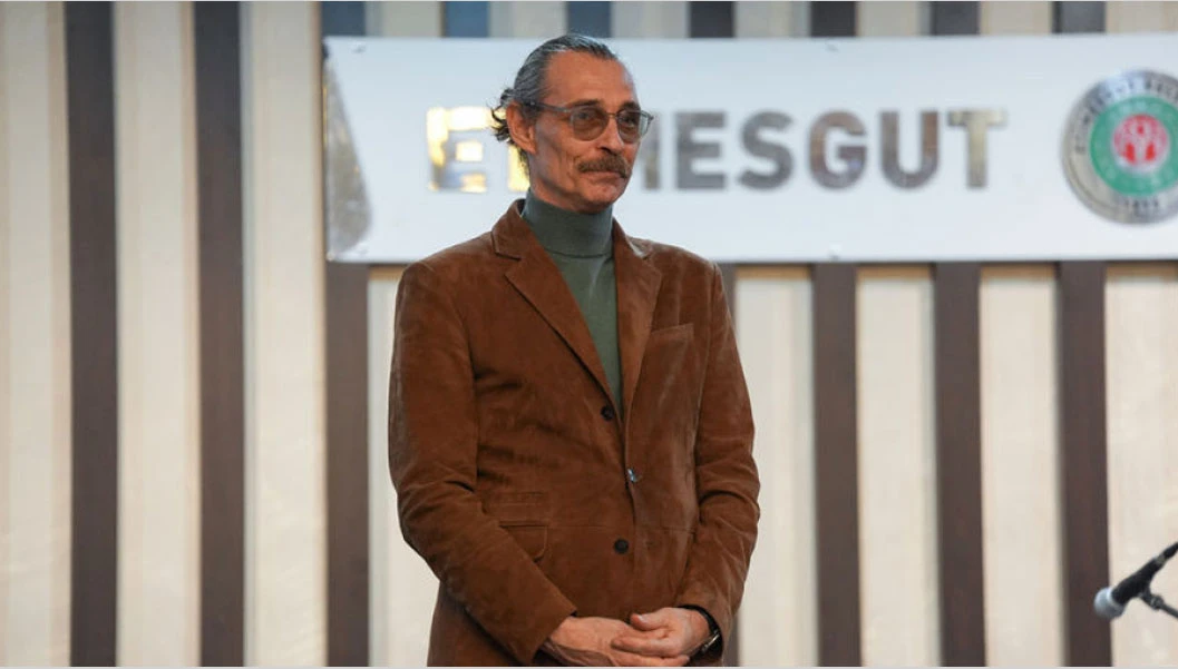 84B98Eaa Erdal Besikcioglu Kimdir