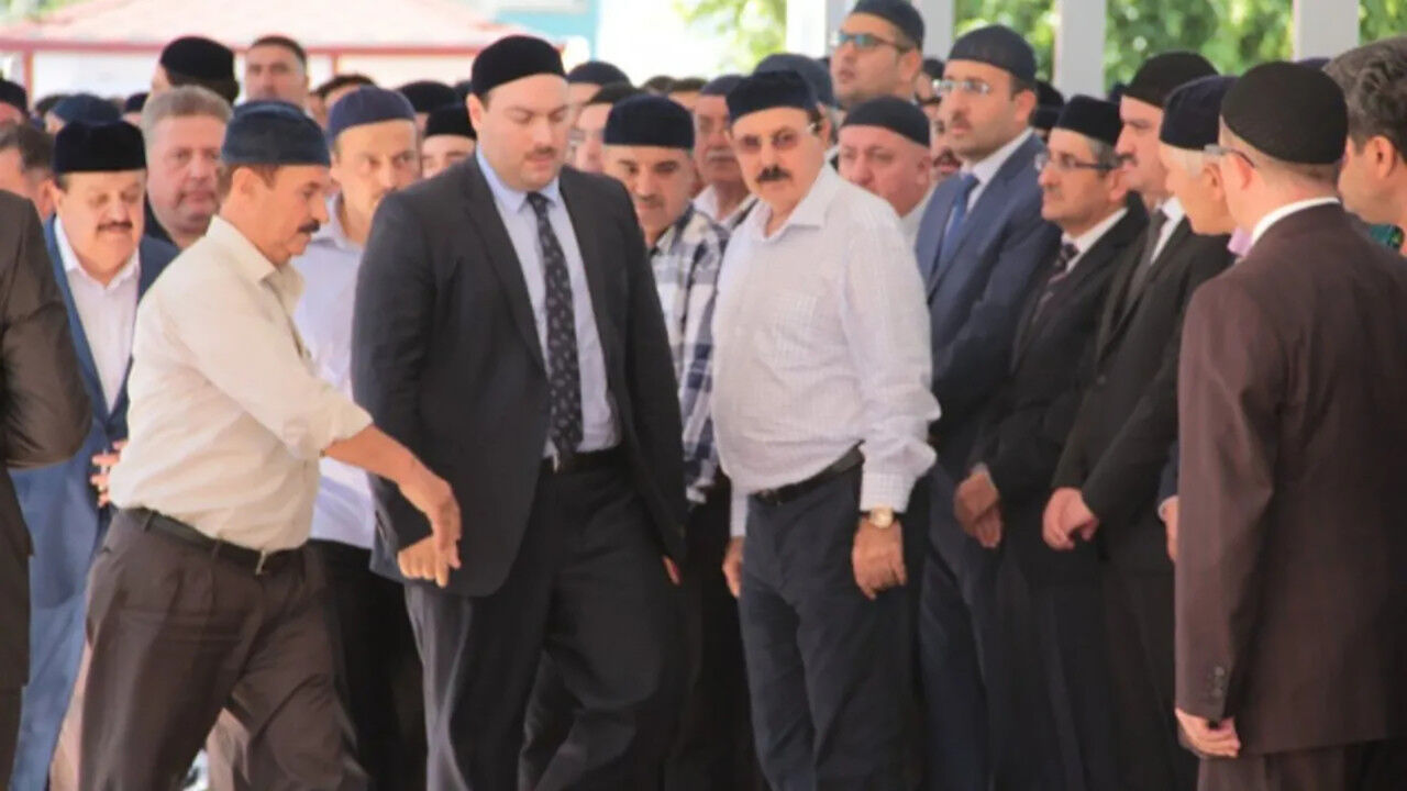 Suleymancilarin Lideri Alihan Kuris Fetoden Ihrac Edilen Emniyetcilerle Gorusuyor Mu Eski Feto Yoneticileri Alihan Kurisle Neden Gorusuyor Qsae