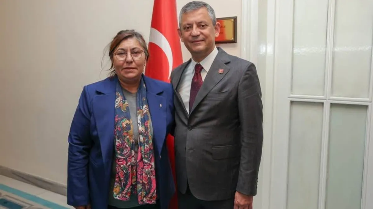 1200X675 Ak Parti Milletvekiline Yeni Partili Kadin Muhtardan Kufurlu Yorum Tepki Cekti 1789303454041