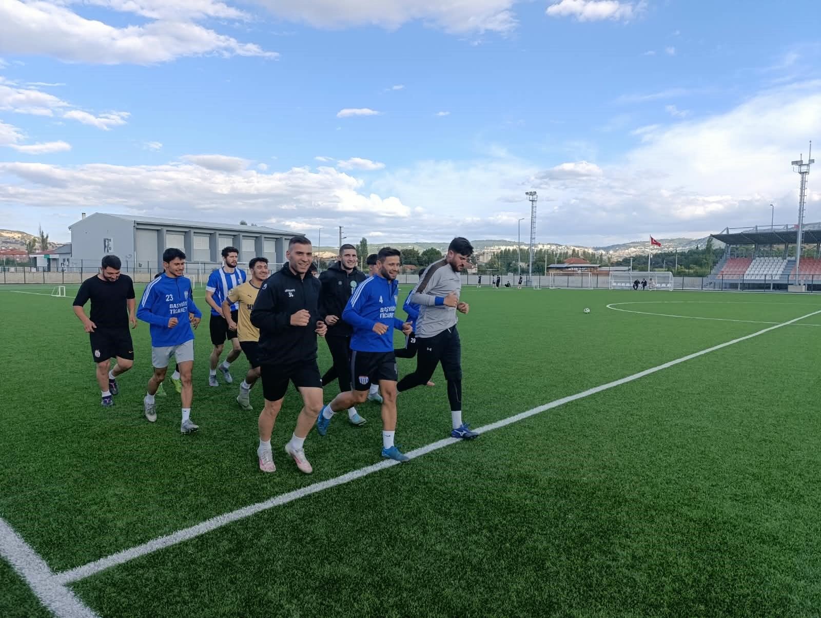 Selendi Belediyespor yeni sezon için sahaya indi