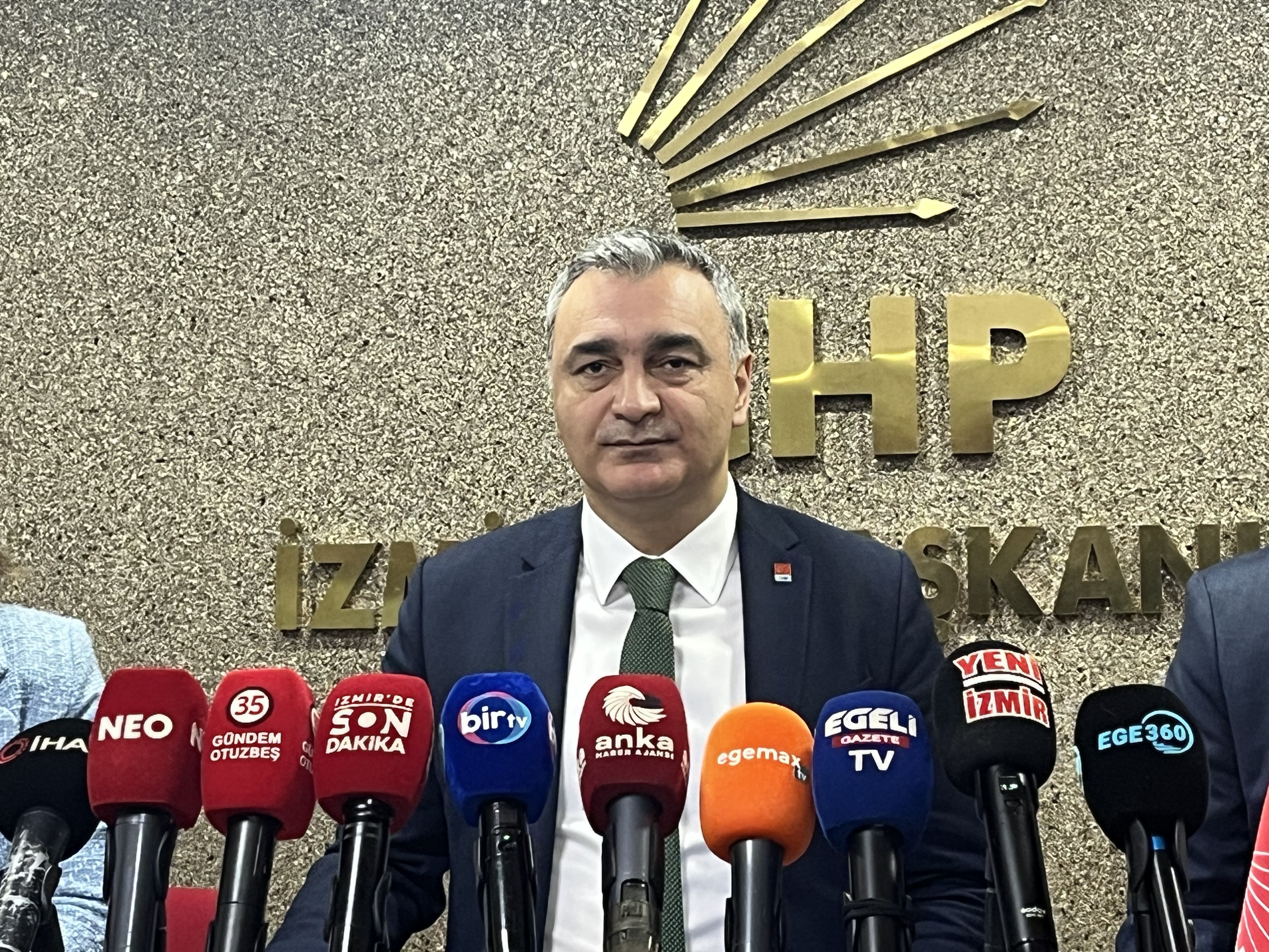 Müslim Sarı: "Özgür Özel İzmir halkından özür dileyecek"