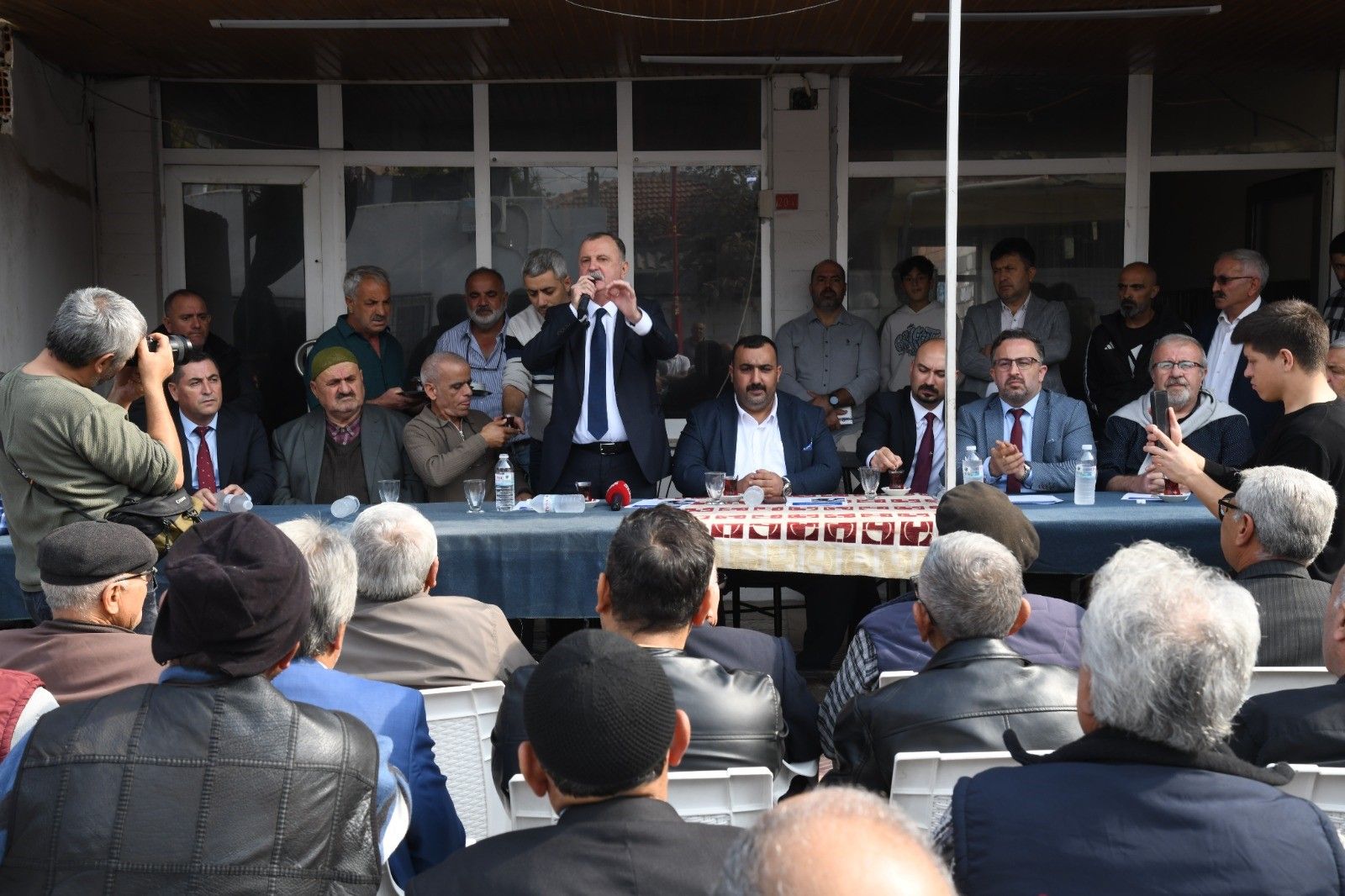Yunusemre’de doğalgaz sorunu çözüldü, mahalleli Balaban’a teşekkür etti