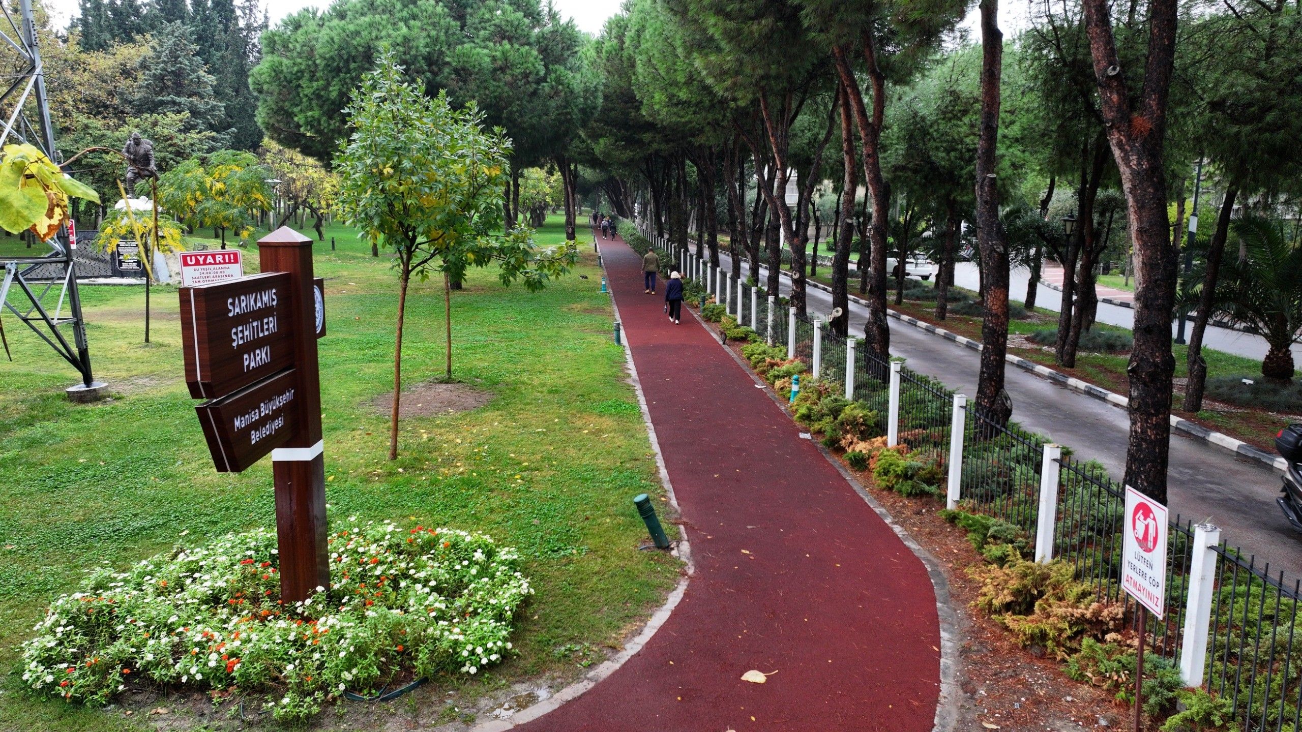 Manisa'da 44 Çocuk Parkı Ve 24 Spor Alanının Zemini Yenilendi (5)