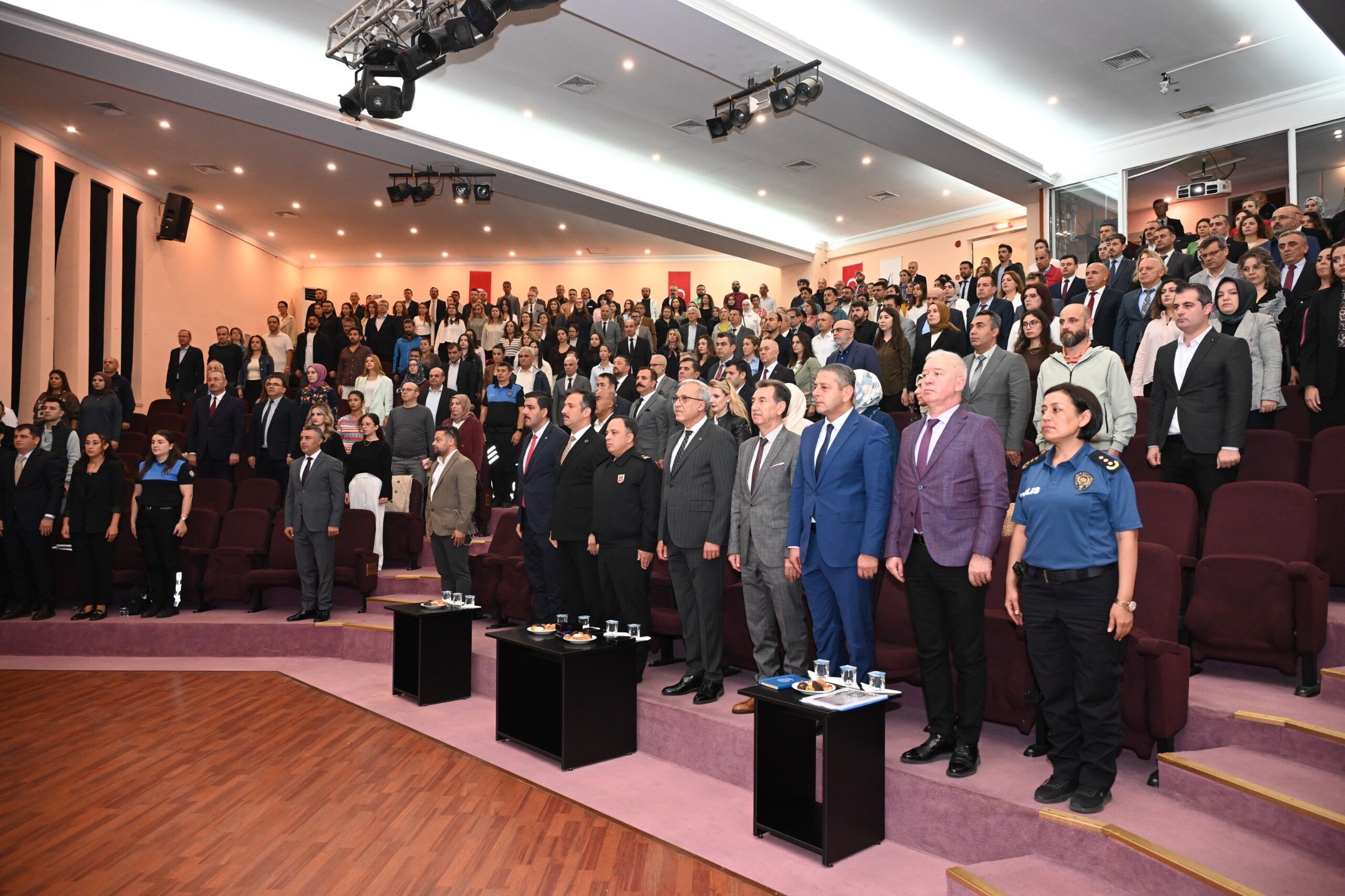 Manisa’da Okul Yöneticileri Ve Rehber Öğretmenlere Güvenlik Eğitimi Gerçekleştirildi (2)