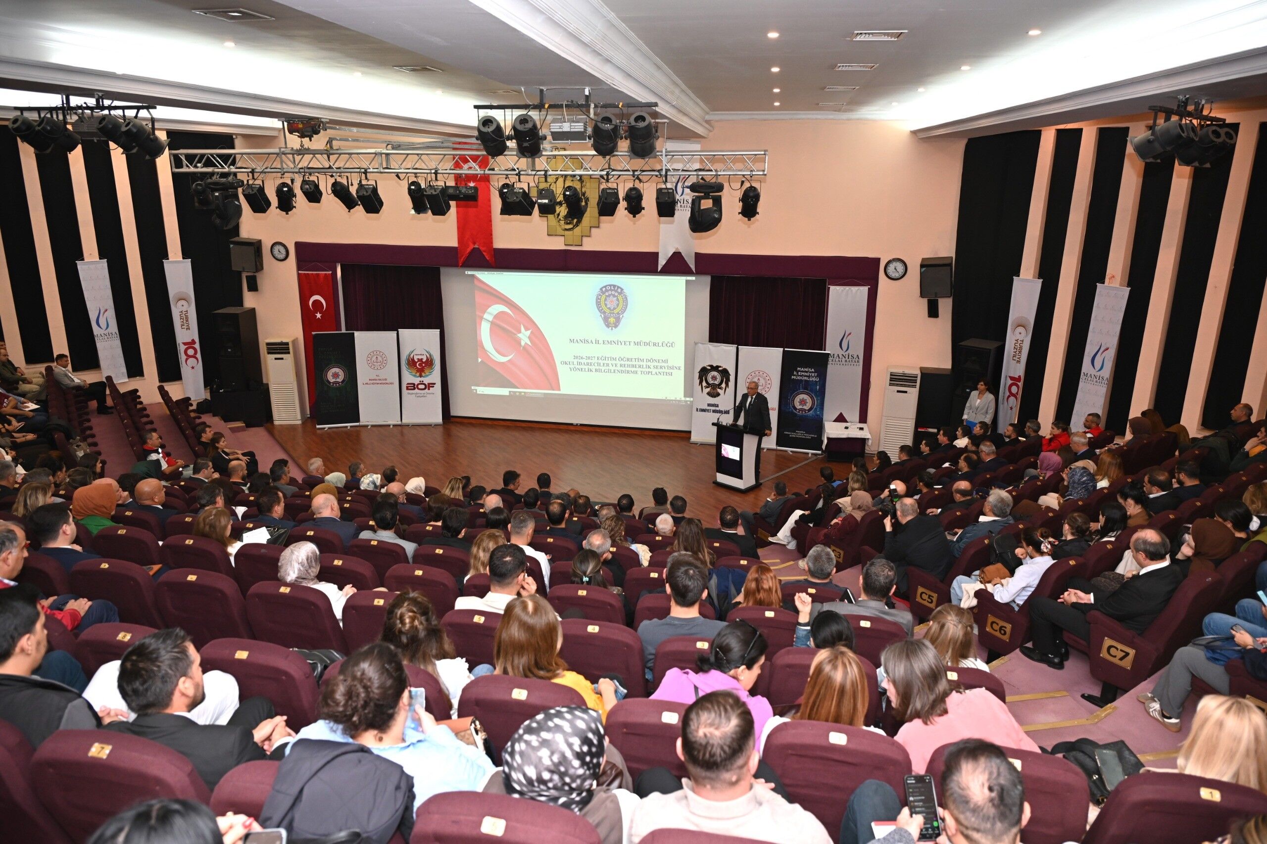 Manisa’da Okul Yöneticileri Ve Rehber Öğretmenlere Güvenlik Eğitimi Gerçekleştirildi (5)