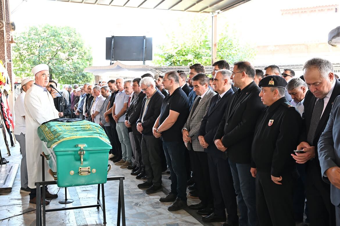 Valimiz Vahdettin Özkan, Adalet Ve Kalkınma Partisi Manisa İl Başkanı Süleyman Turgut’un Vefat E
